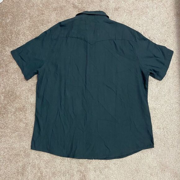 Levi’s Dark Charcoal Gray Button Up Top - Picture 4 of 4